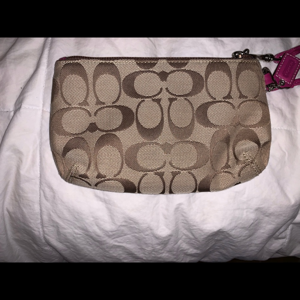 Coach signature wristlet - Picture 3 of 5